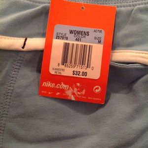 Nike women's knee length shorts size M